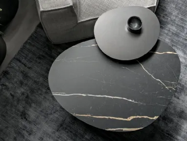 Tavolino Kumo in ceramica o laccato di Bonaldo