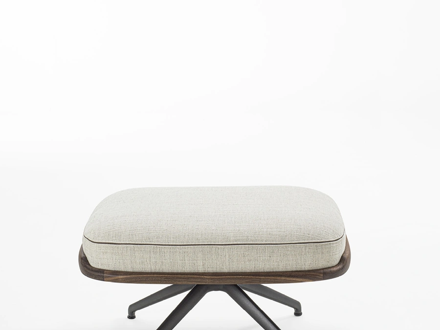 Cuna Lounge Pouf di Porada