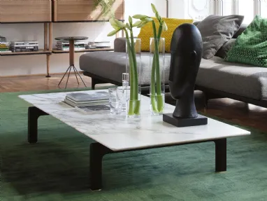 Tavolino con piano rettangolare in marmo e piedi in legno massello Quay di Porada