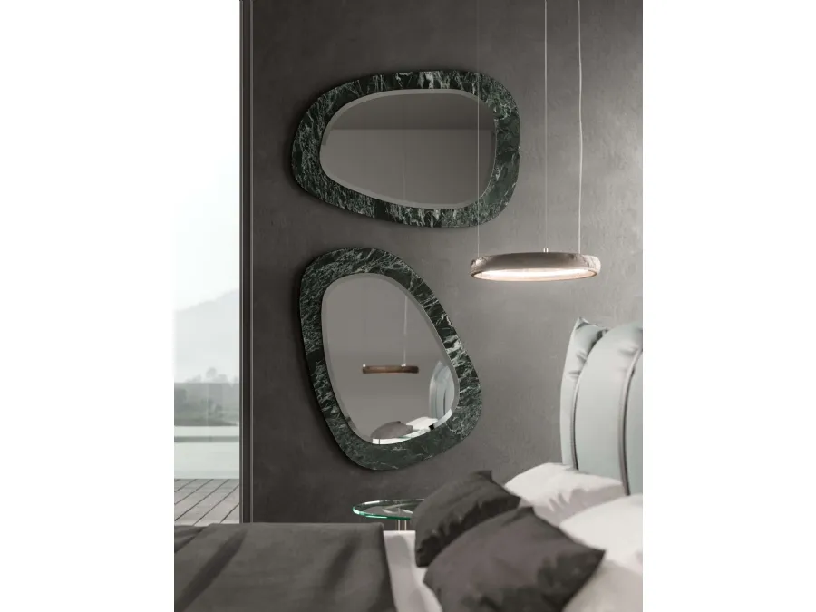 Specchio con cornice in marble glass Miami Vice di Ozzio