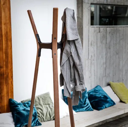 Appendiabiti in massello di noce americano Steelwood Coat Stand di Magis