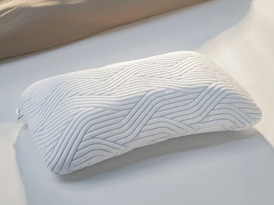 Cuscino ergonomico Arch SmartCool medio rigido di Tempur