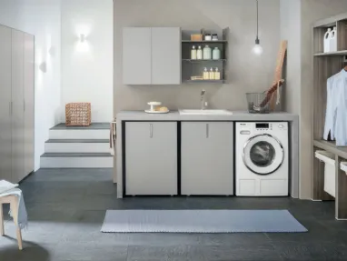 Mobile da lavanderia Laundry System C02 in laccato Grigio opaco e laminato Eucalipto di Baxar