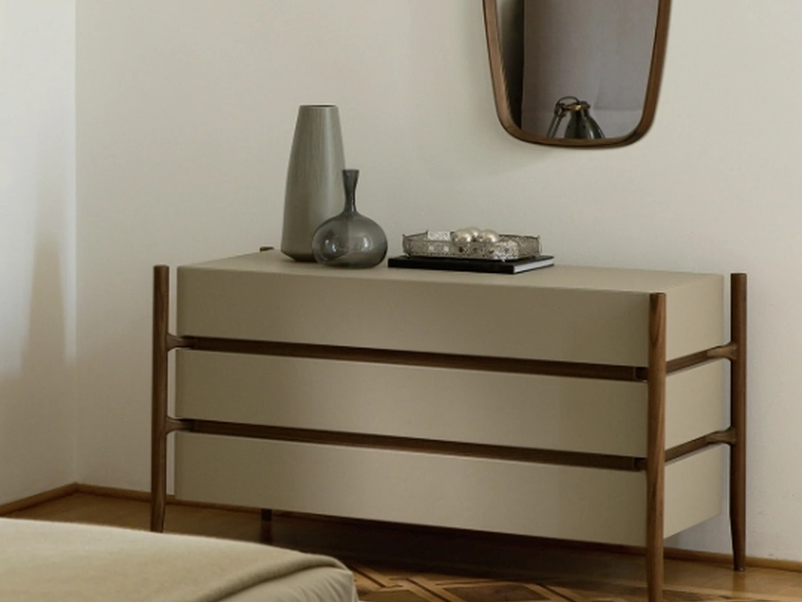 Cassettiera Regent in legno rivestita in pelle di Porada