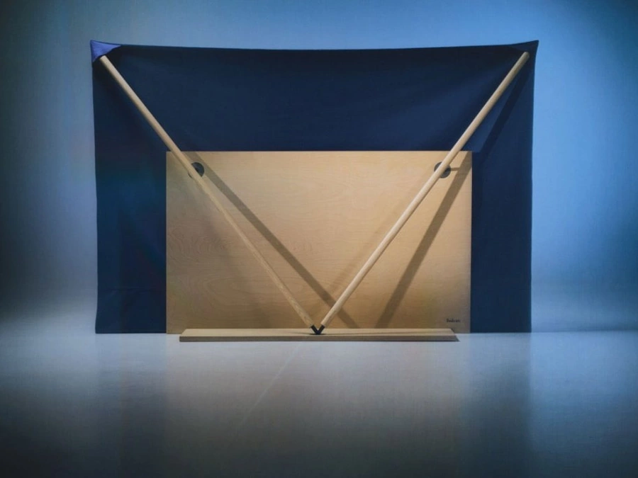 Letto Backdrop con testiera in legno e tessuto di Bolzan Letti