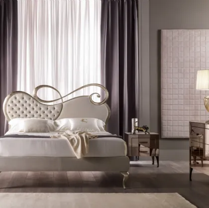 Letto classico imbottito con particolari in ferro battuto Chopin di Cantori