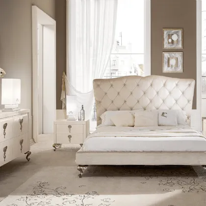 Letto classico George Alto in tessuto imbottito e trapuntato di Cantori