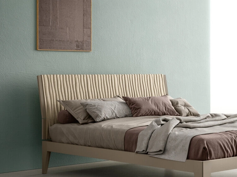 Letto con testiera Fold di Zalf