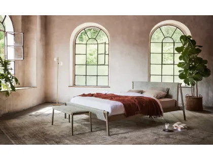 Letto matrimoniale in tessuto con struttura in legno Jack-e di Bolzan Letti