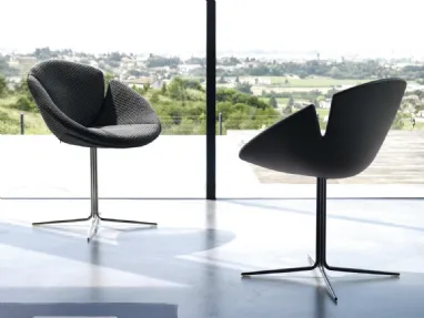 Poltroncina di design ispirata ad un fiore One Flo di Desirèe