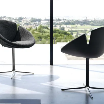 Poltroncina di design ispirata ad un fiore One Flo di Desirèe