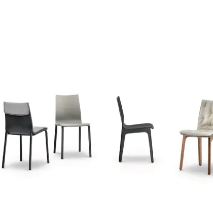 Sedia Alfa con struttura in legno massello e monoscocca in legno laccato di Bontempi