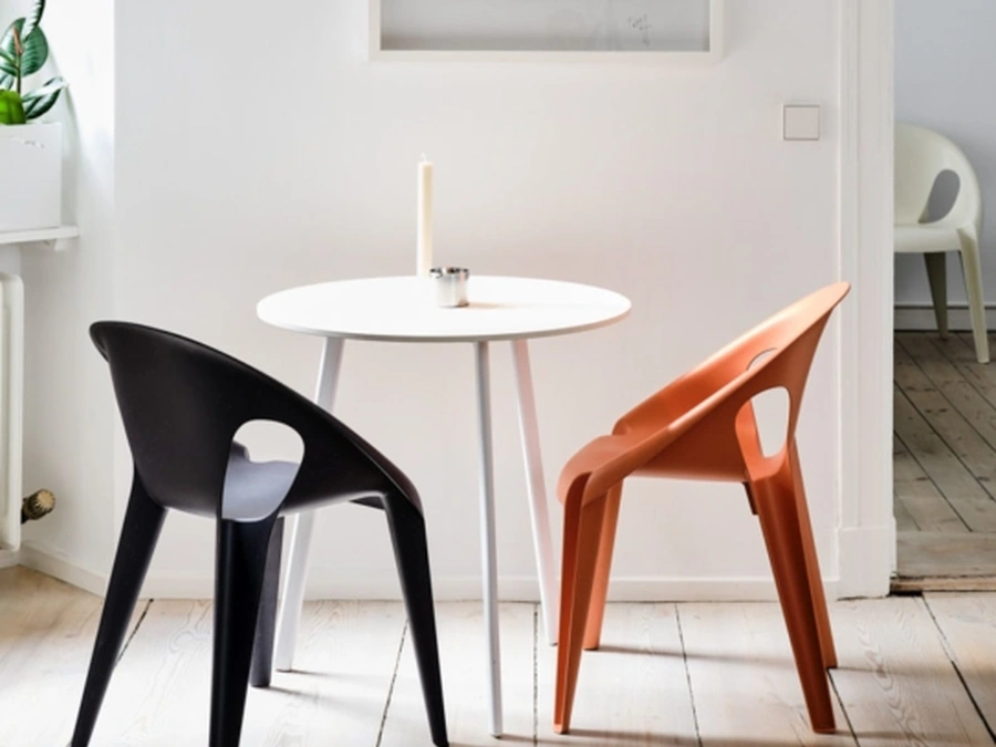 Sedia impilabile in polipropilene Bell Chair di Magis