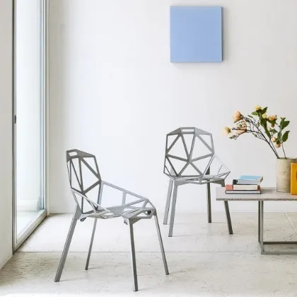 Sedia impilabile Chair One in alluminio verniciato di Magis