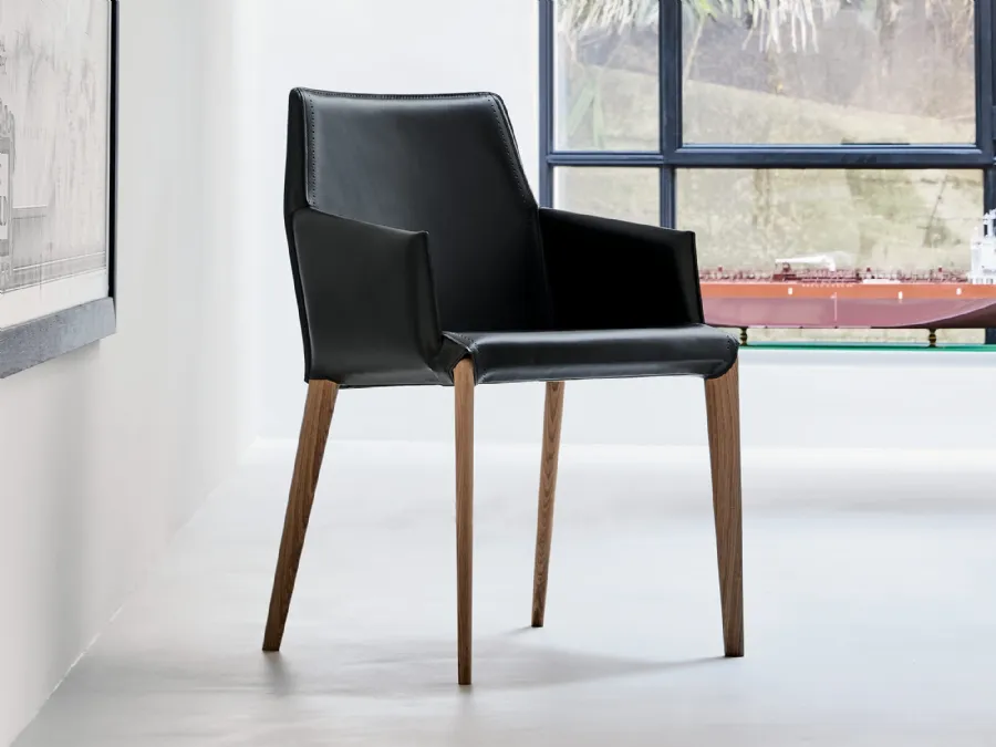Sedia Sally in cuoio di Bontempi