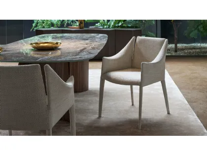 Sedia completamente rivestita in tessuto con braccioli Vela di Bonaldo