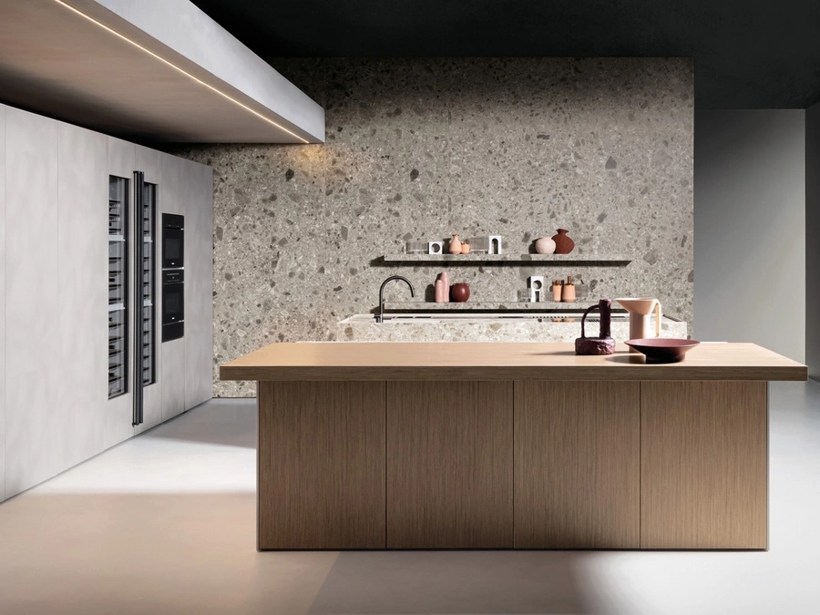 Cucina Design con isola Antis Project 5 in Wood caneté plus Brown di Euromobil