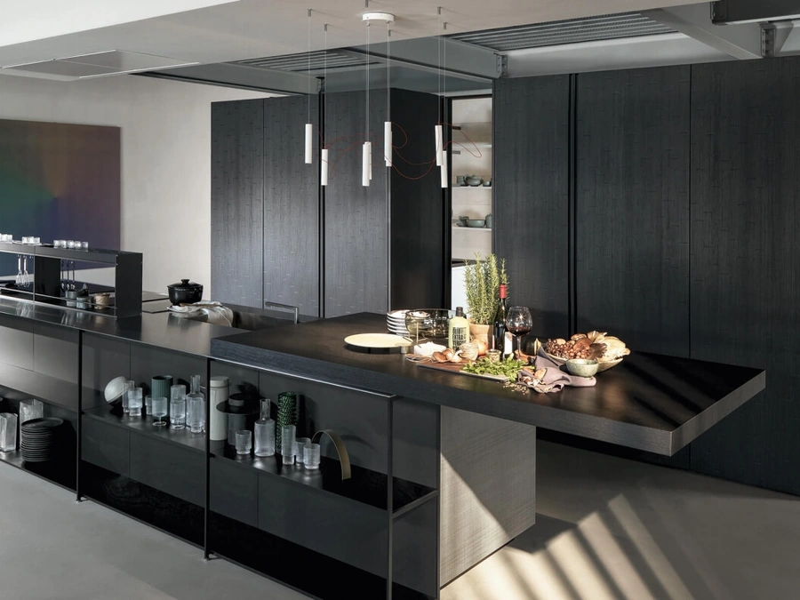 Cucina Design con isola Antis Project 6 in Wood Black di Euromobil