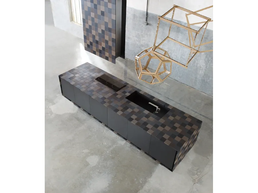 Cucina Design a isola Eco in Paperstone con top e fianchi a scacchiera di Key Cucine