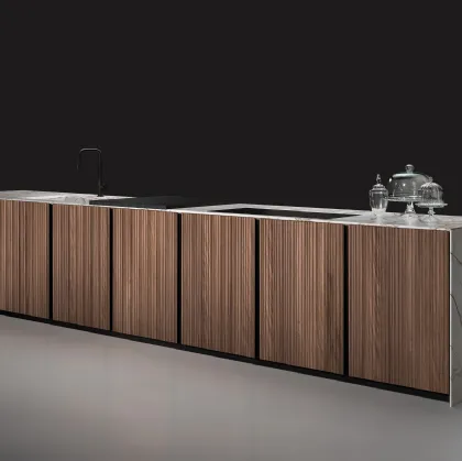 Cucina Design lineare KU45 Stripe in Noce Canaletto con top e fianchi in marmo Melbourne di Key Cucine