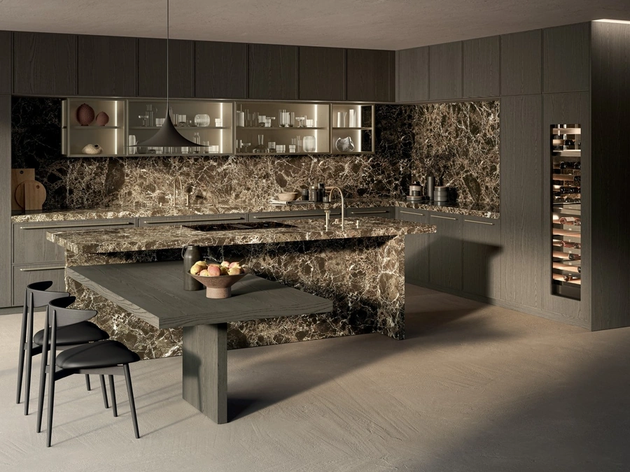 Cucina Design Margo Project 3 in Rovere sabbiato Piombo e marmo Emperador lucido di Euromobil
