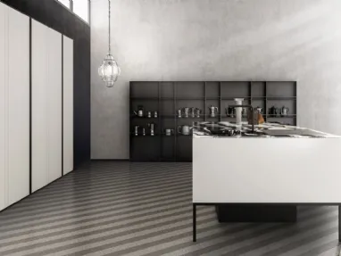 Cucina Design con isola Sei Project 7 in  laminato Fenix Bianco con top in pietra naturale granito di Euromobil