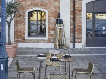 Portofino sgabello in alluminio verniciato a polveri, intrecciato con nautic rope di Roberti