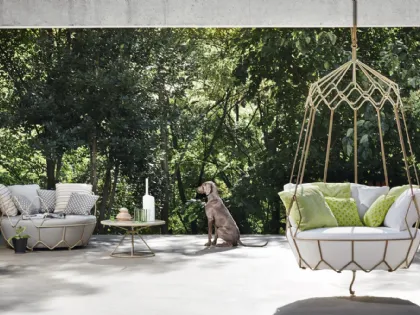 Divano Gravity a terra in metallo e tessuto imbottito di Roberti