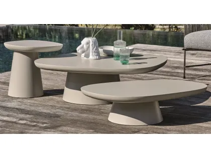 Tavolini Stone con base in metallo verniciato e top in MDF verniciato con finitura outdoor di Ditre Italia