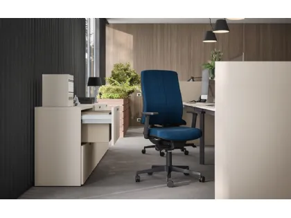 Poltrona Direzionale ergonomica in tessuto imbottito Basilea di Cinquanta3